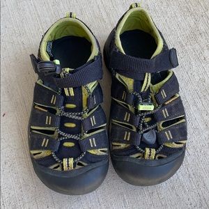 Keen kid size 13 Sandal